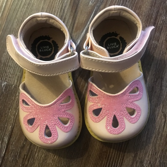 livie and luca pink petals